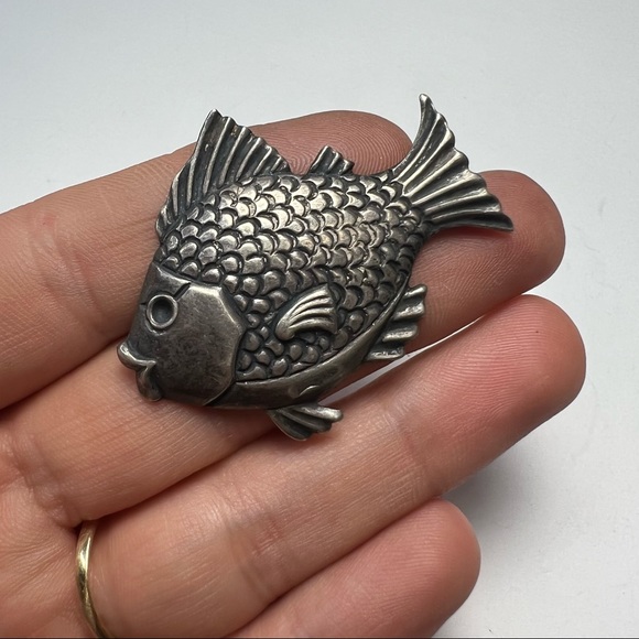 Sterling Silver Fish Pin 1.75 x 1.5" - Picture 4 of 4